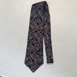 Vintage Halston III Men's Geometric Patterned Tie - Black and maroon